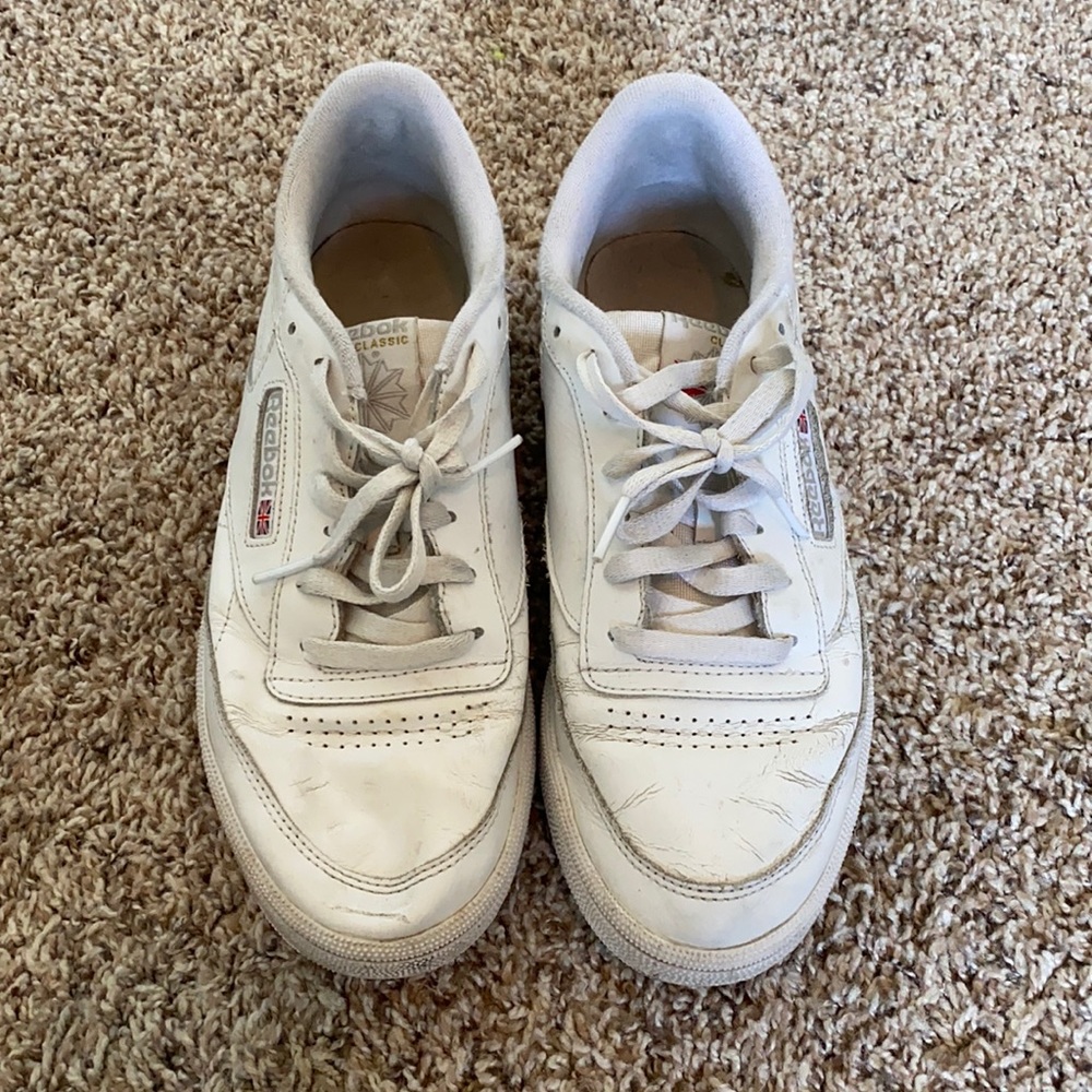 FLASH SALE! ❤️ White Reebok Sneakers
